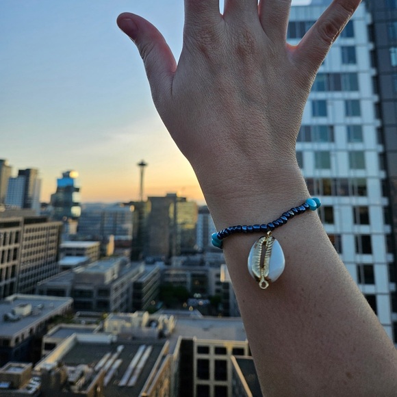 Meet your Posher, Amy, owner of 808BEADS x 808POSH - Picture 1 of 8